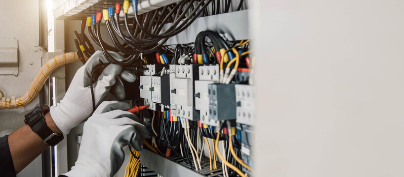 Électricien à Colomars - SPEC TOBI
